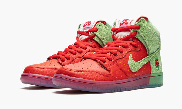 Dunk SB High Strawberry Cough - CW7093 600 | The Sortage