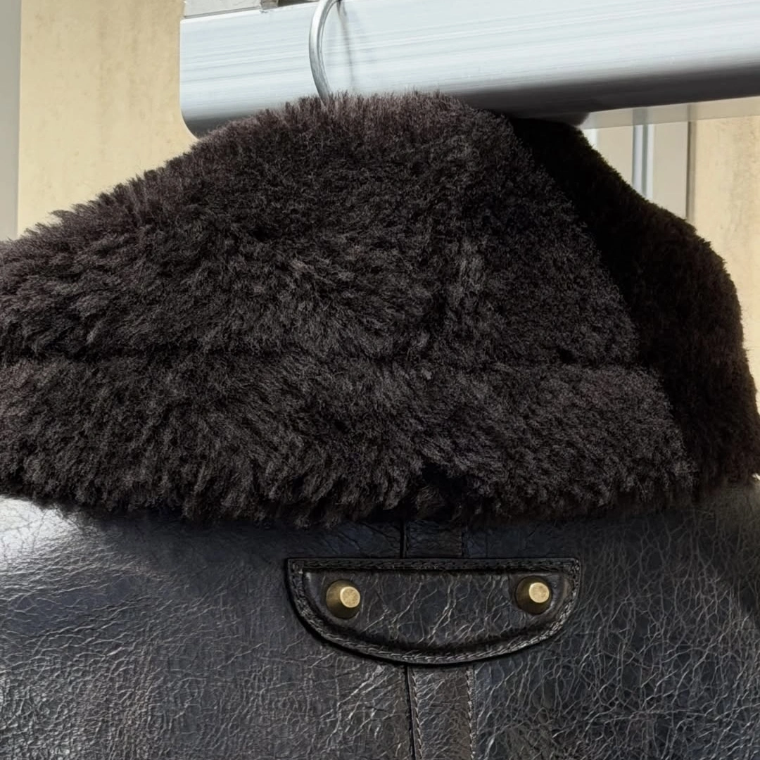 Balenciaga изменили логотип?