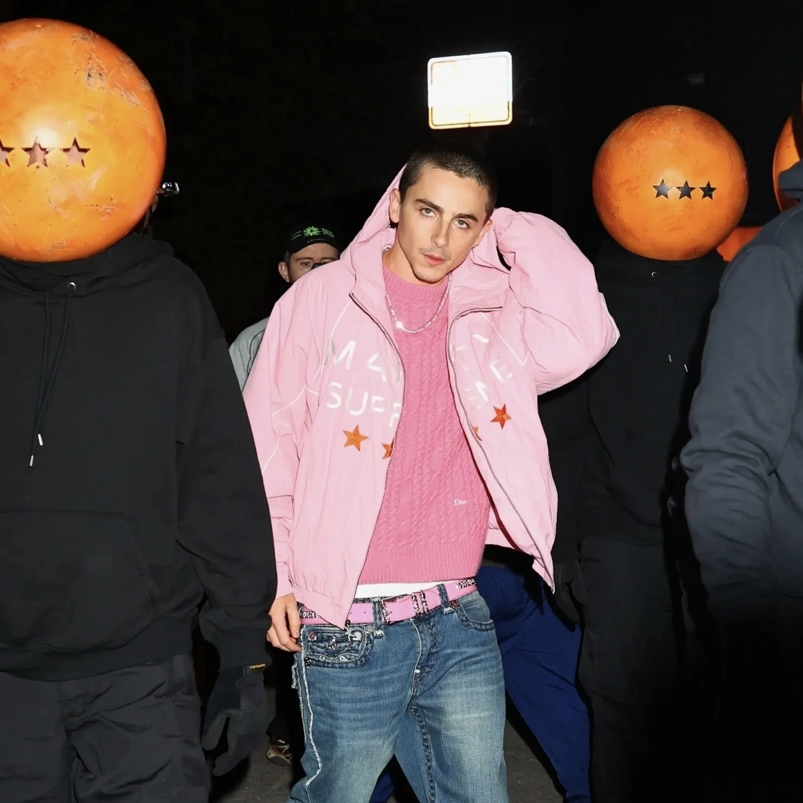 Самая популярная вещь ноября — винтажная олимпийка?