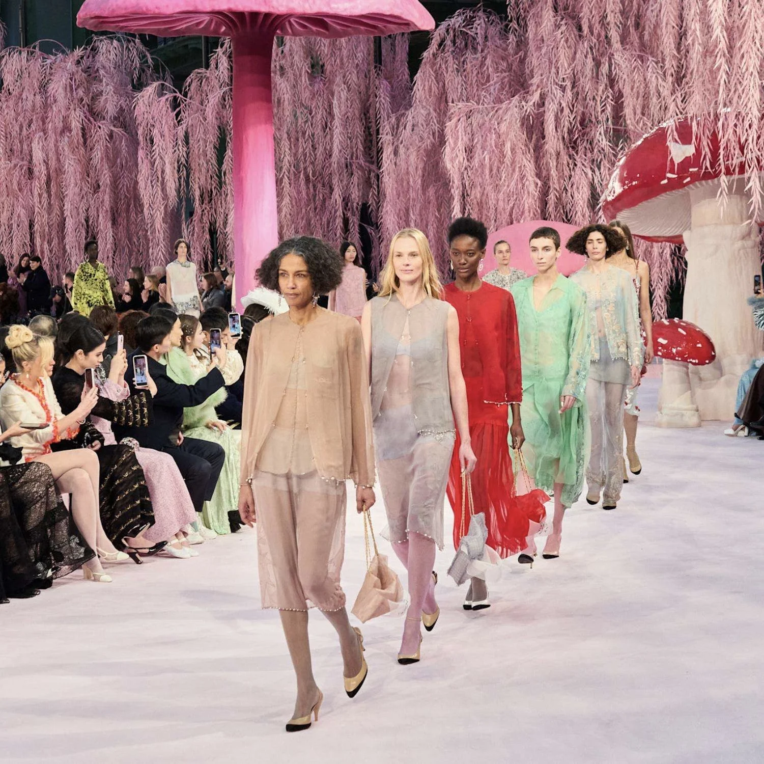 Грибной показ Chanel!