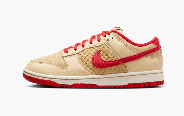 Dunk Low Retro SE "Strawberry Waffle"