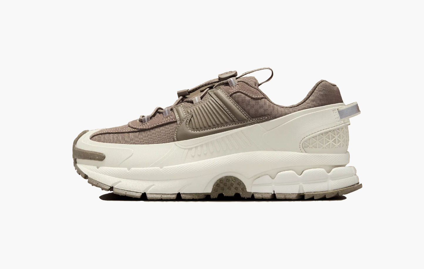 Nike Zoom Vomero 5 Roam WMNS Light Bone Mink Brown - HQ2181 006 | Sortage.