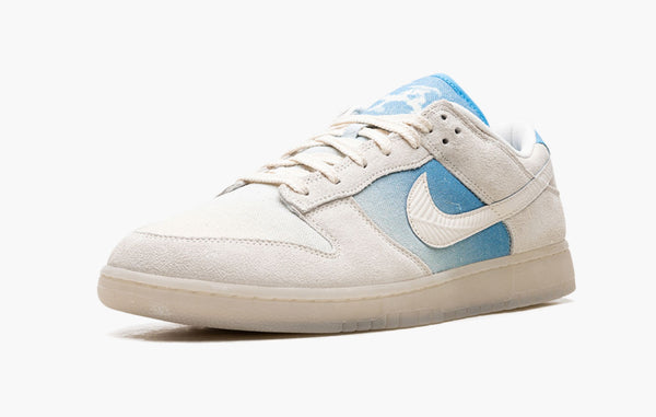 Nike Dunk Low SE LA - HQ3621 133 | The Sortage