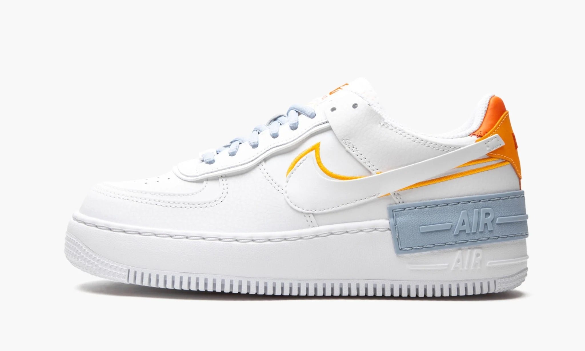 Nike air force 1 low white best sale with black foxing stripe