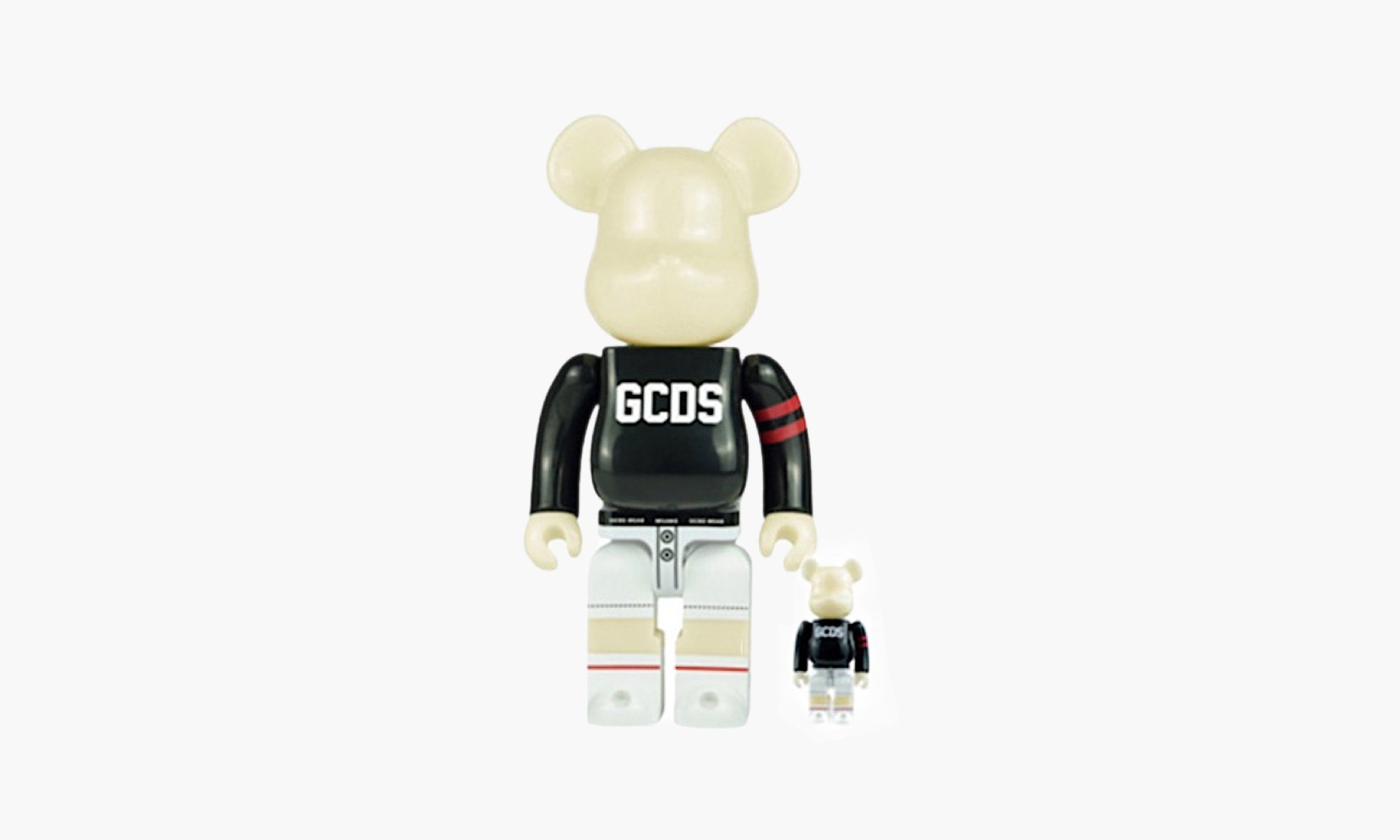 GCDS x Bearbrick MACAU 2022 100% and 400% | The Sortage