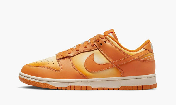 Dunk Low WMNS "Magma Orange"