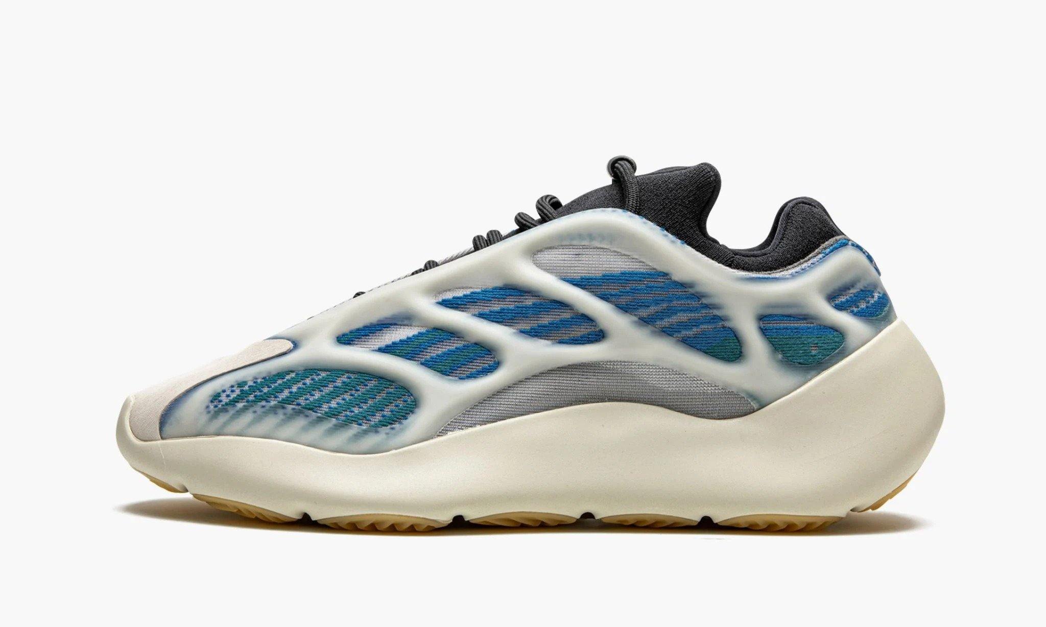 Yeezy maze hot sale runner 700