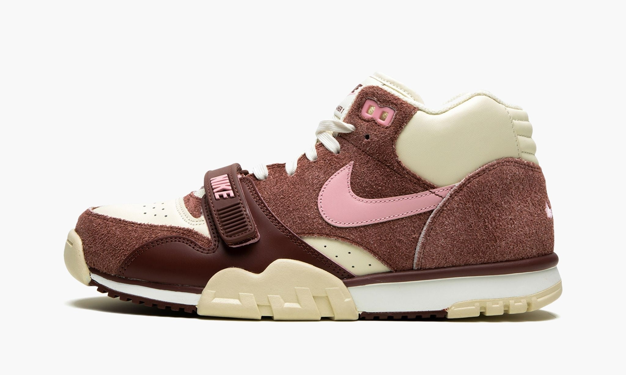 Air Trainer 1 Valentine s Day 2023 DM0522 201 The Sortage