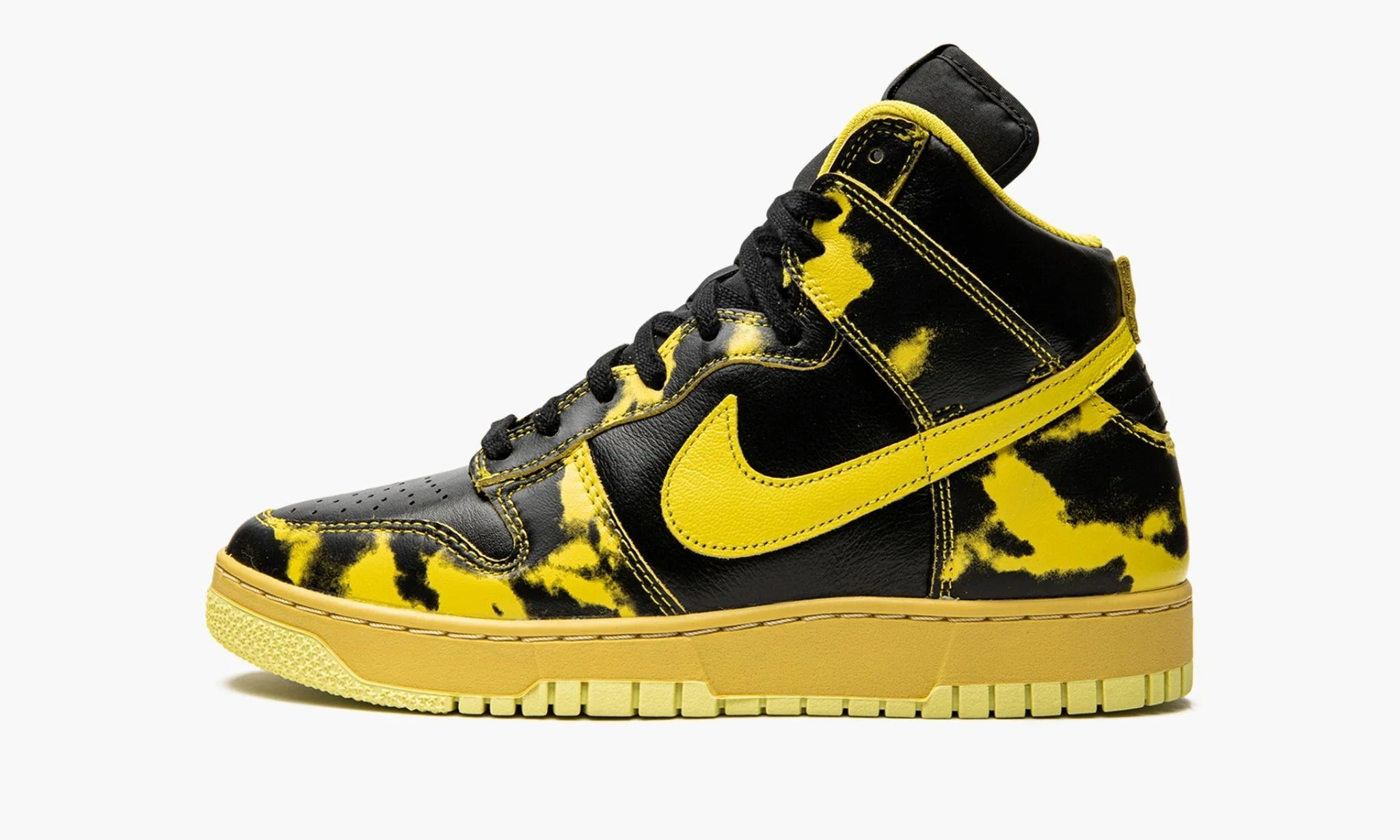 Nike black shop and yellow dunks