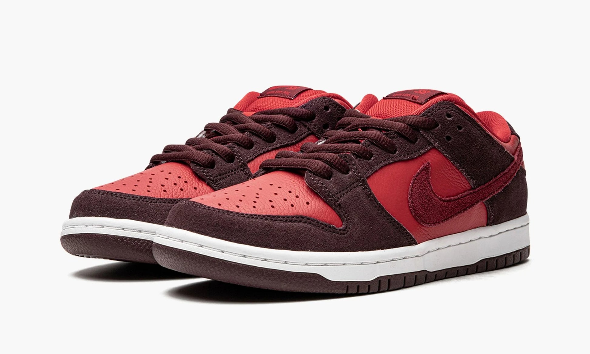 Nike SB Dunk Low Cherry - DM0807 600 | The Sortage