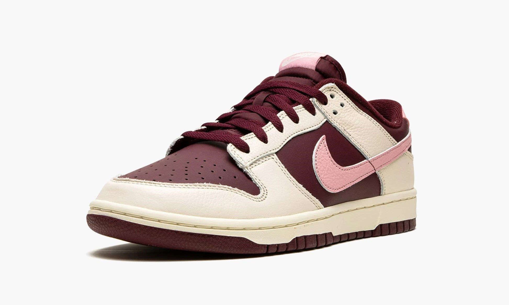 Dunk Low Retro PRM Valentine's Day 2023 - DR9705 100 | The Sortage