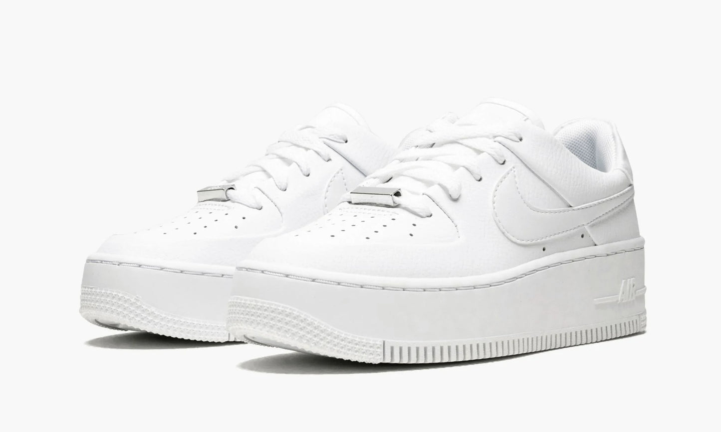 Air Force 1 Sage Low Triple White - AR5339 100 | The Sortage