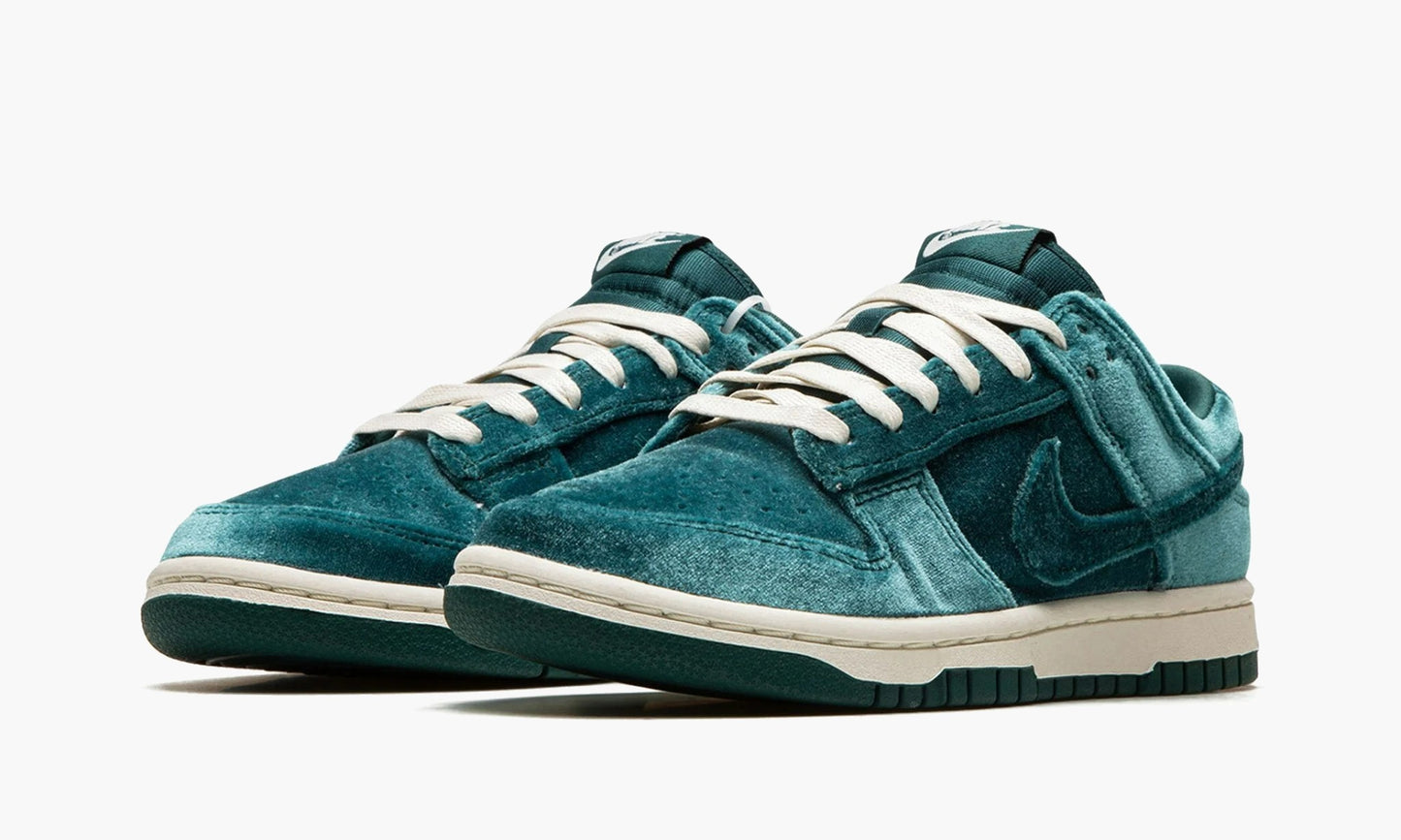 Dunk Low WMNS Green Velvet - DZ5224 300 | The Sortage