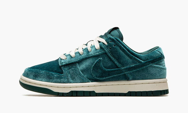 Dunk Low WMNS Green Velvet - DZ5224 300 | The Sortage