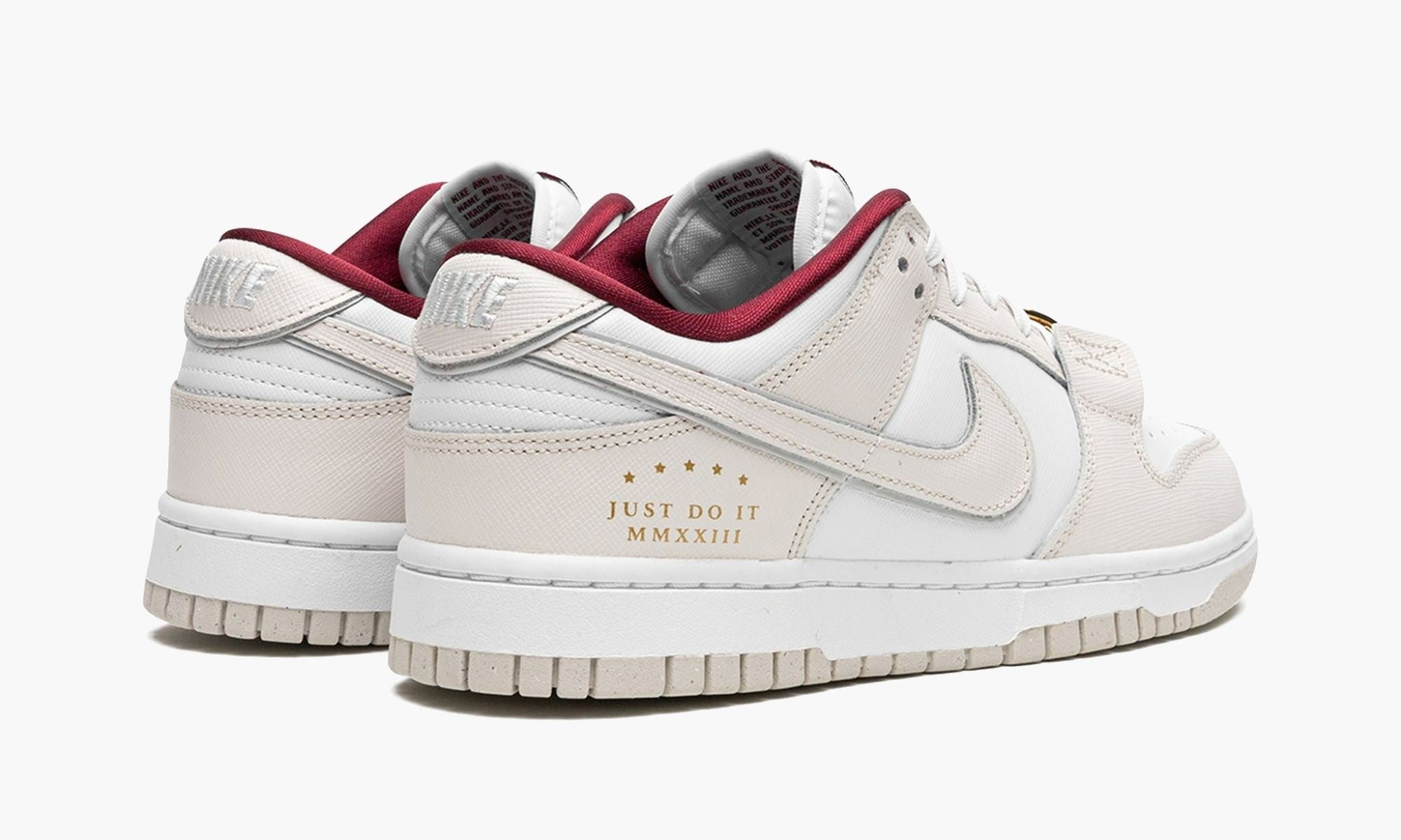 Dunk Low SE WMNS 