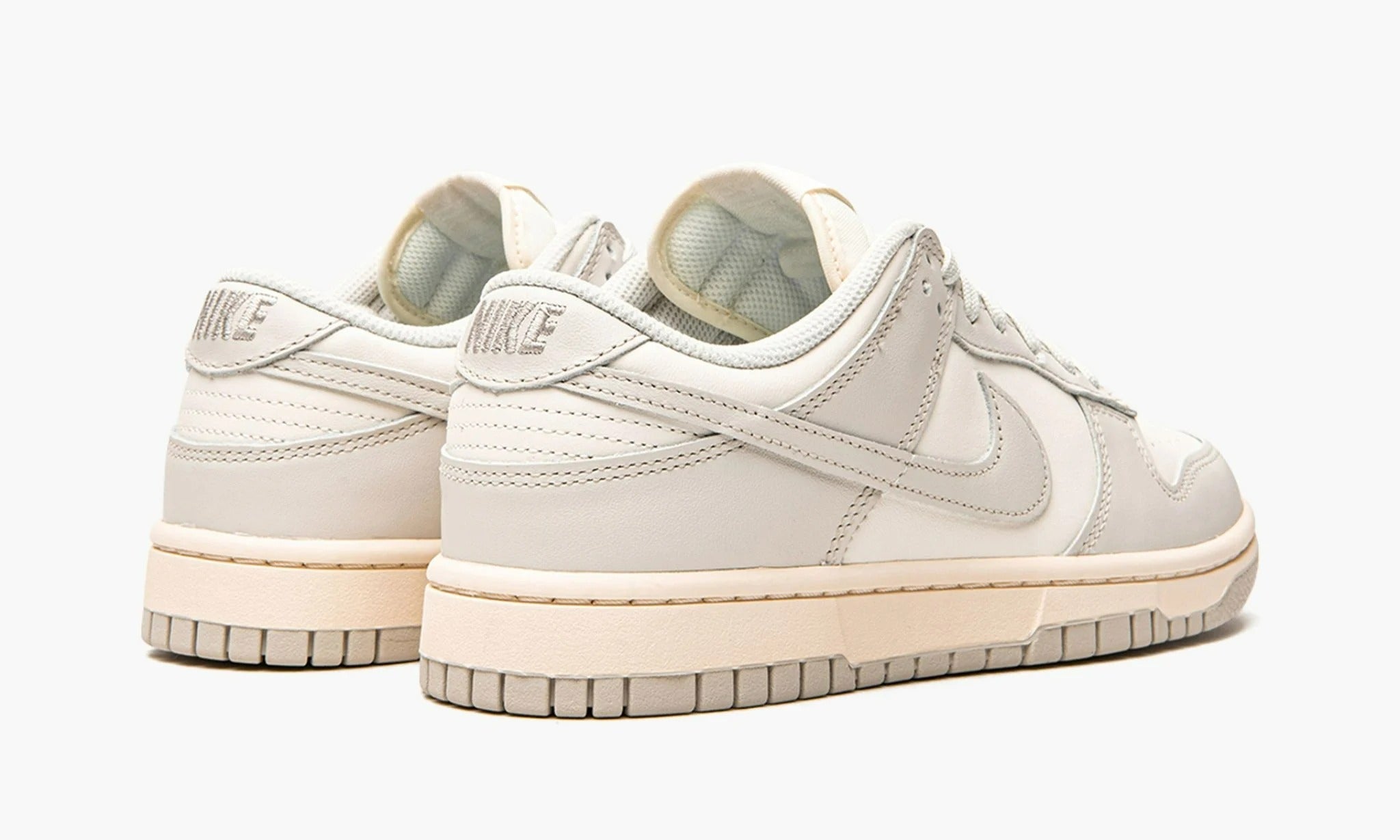 Dunk Low WMNS Sail Light Bone - DD1503 107 | The Sortage